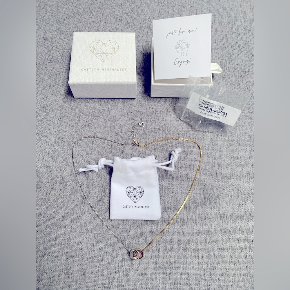 Caitlyn Minimalist Interlocking Circles Necklace